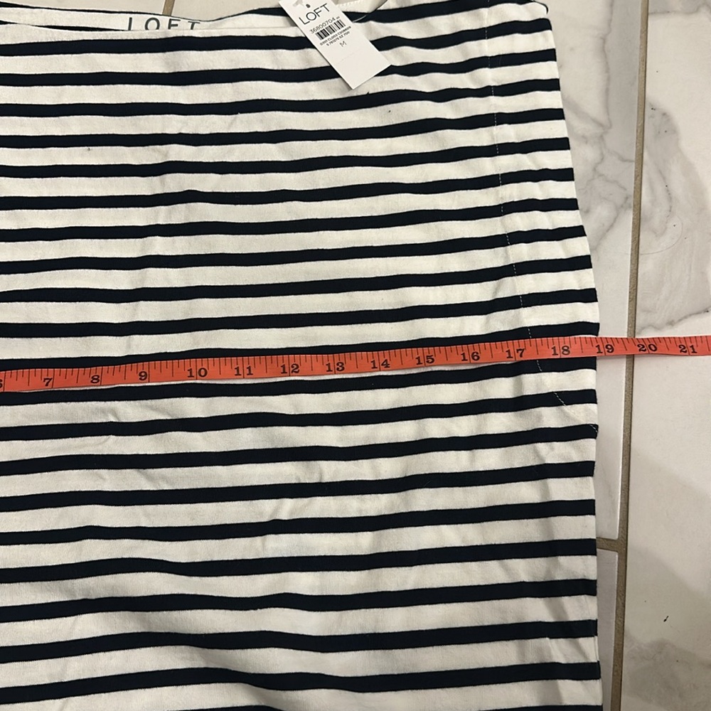 Loft Navy Striped Sleevelesss Top brand new - Picture 3 of 3